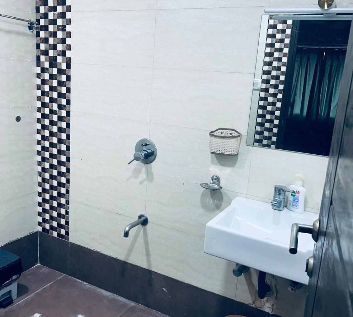 Apartment 2bhk With Pvt Decks Near Sea