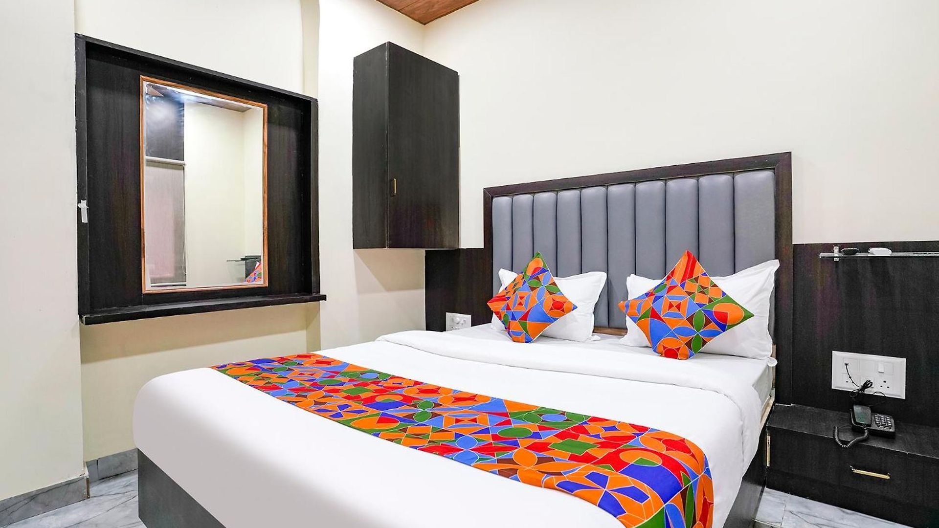 Hotel Via Gulshan Grand - Nr Gateway Of India