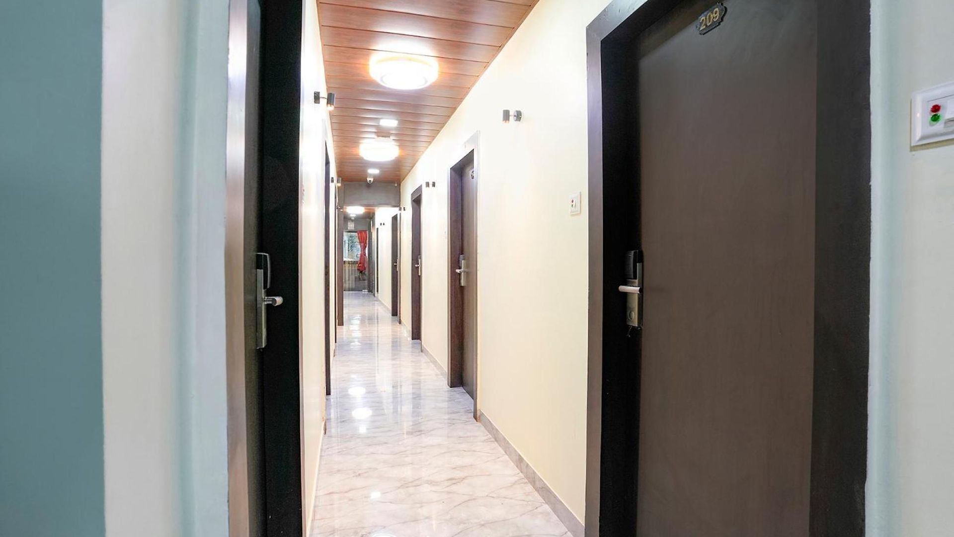 Hotel Via Gulshan Grand - Nr Gateway Of India Mumbai