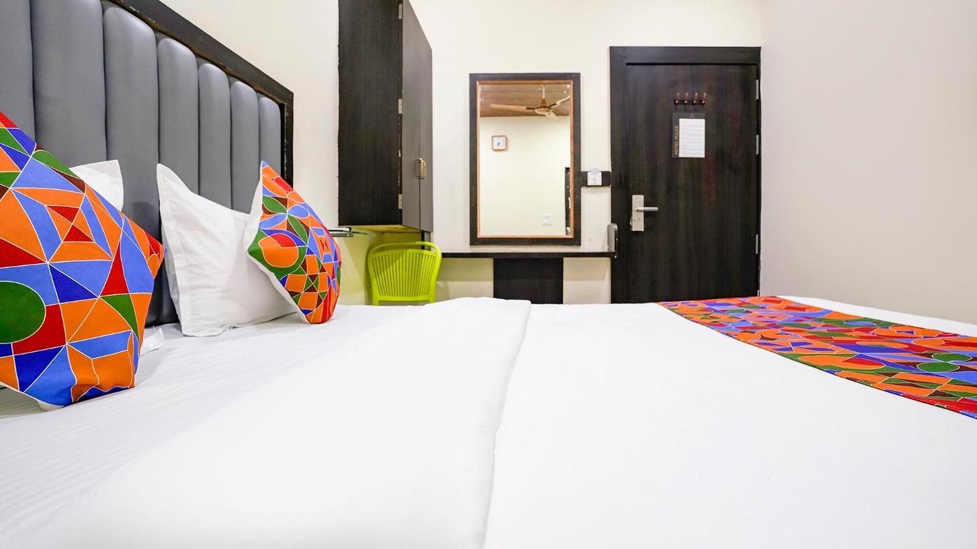 Hotel Via Gulshan Grand - Nr Gateway Of India 3*