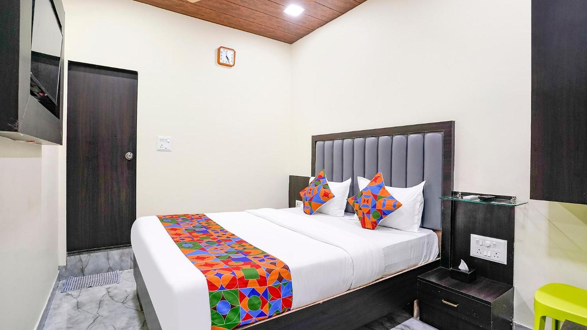 Hotel Via Gulshan Grand - Nr Gateway Of India Mumbai