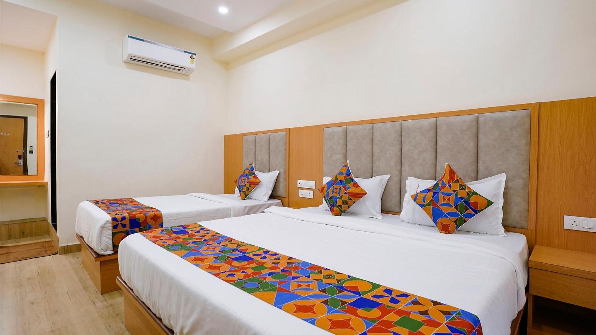 Fabhotel 7 Square - Nr Bkc Mumbai