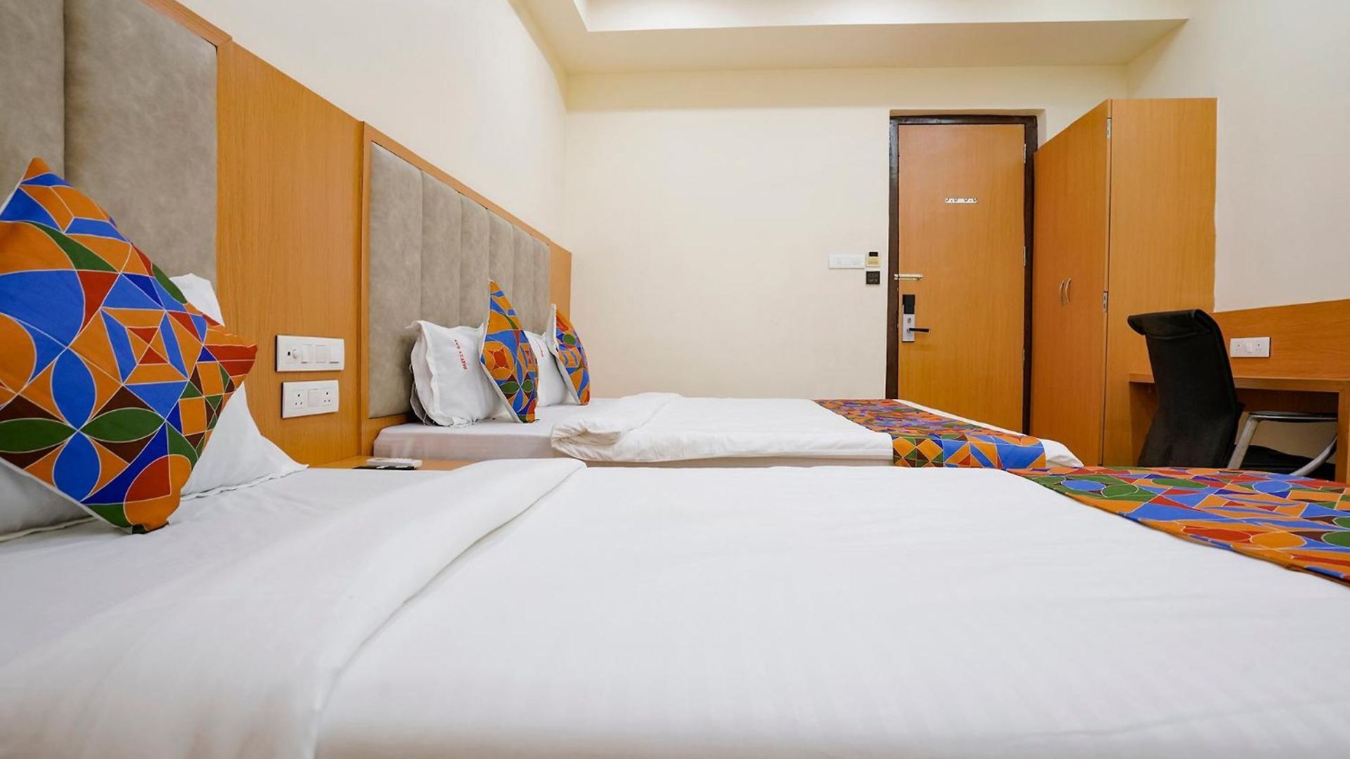 Hotel Fabhotel 7 Square - Nr Bkc
