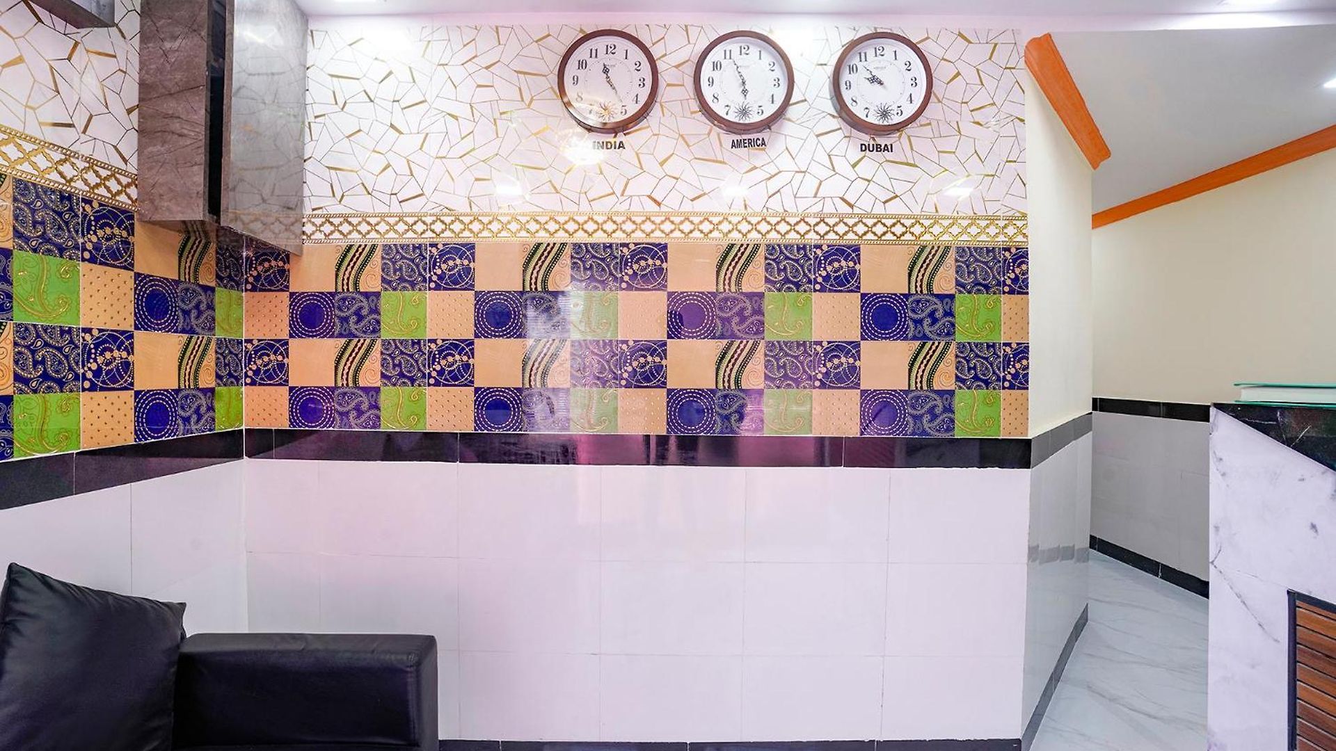 Hotel Via Raj Palace 3*