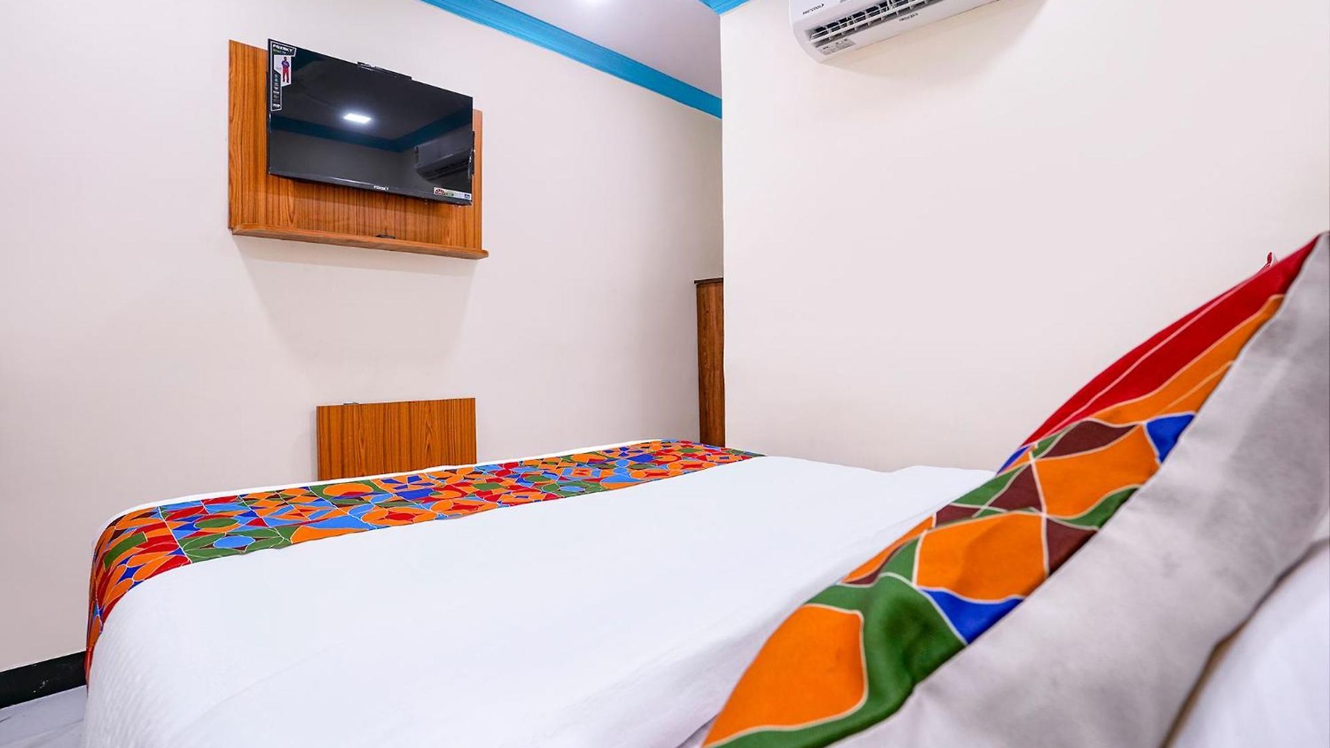 Hotel Via Raj Palace
