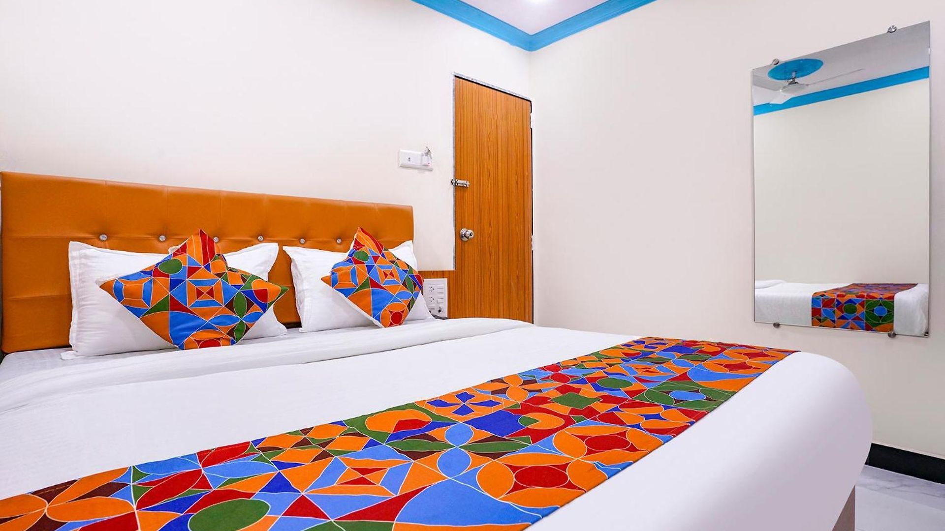 Hotel Via Raj Palace 3*