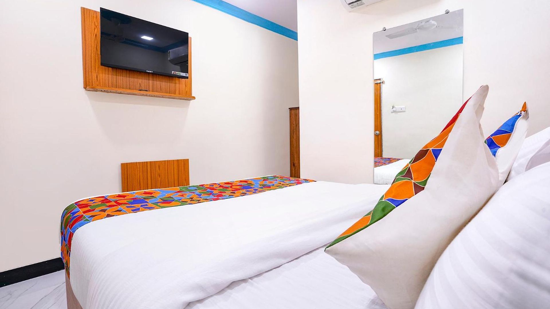Via Raj Palace Hotel