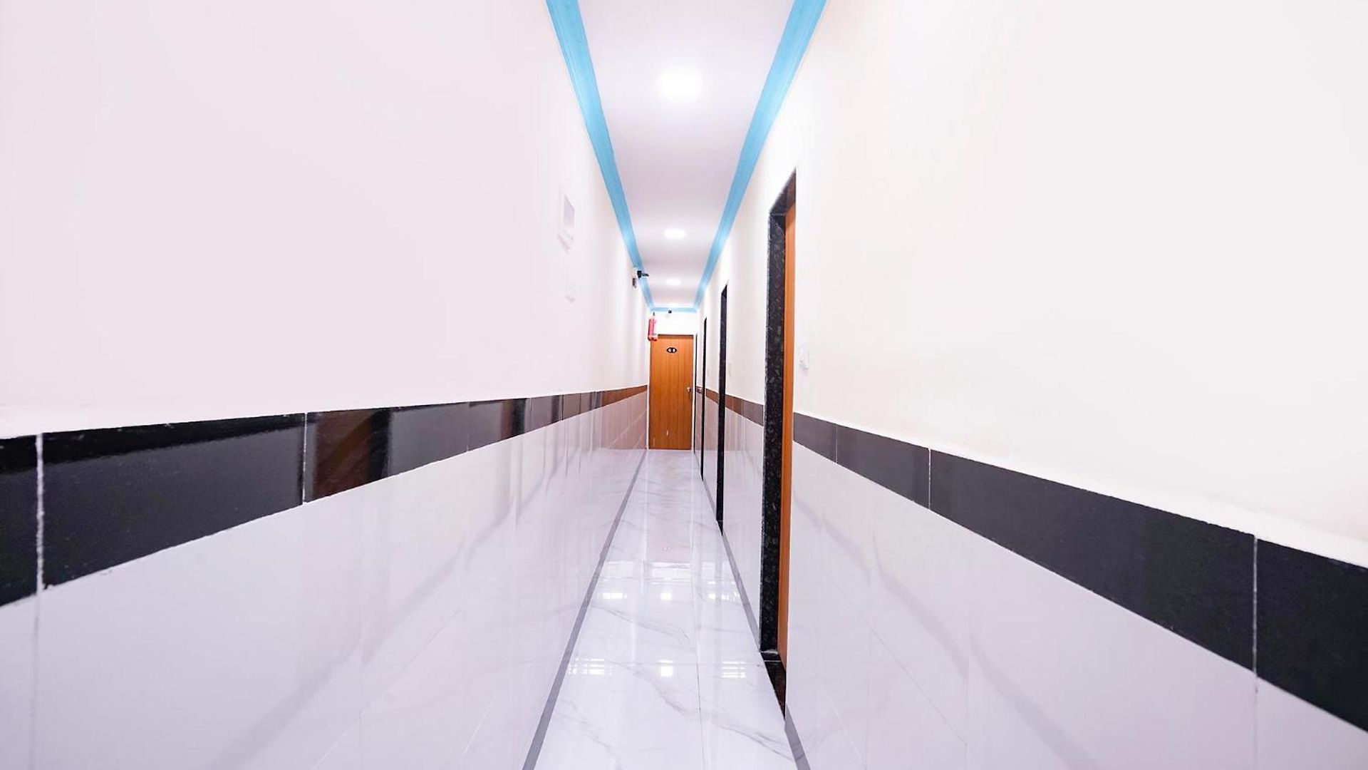 Via Raj Palace 3*