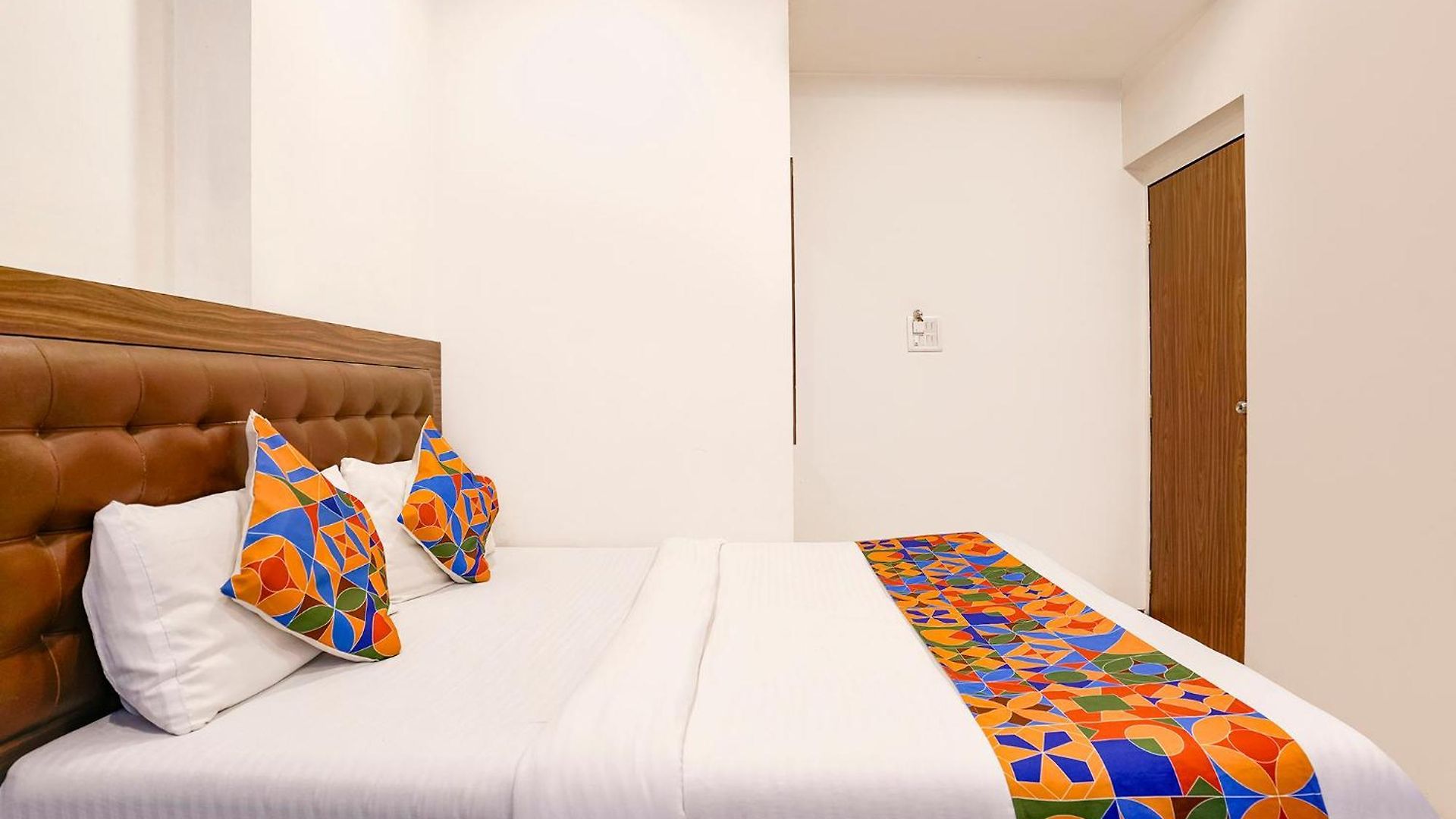Hotel Fabhotel Shiv Leela Grand 3*