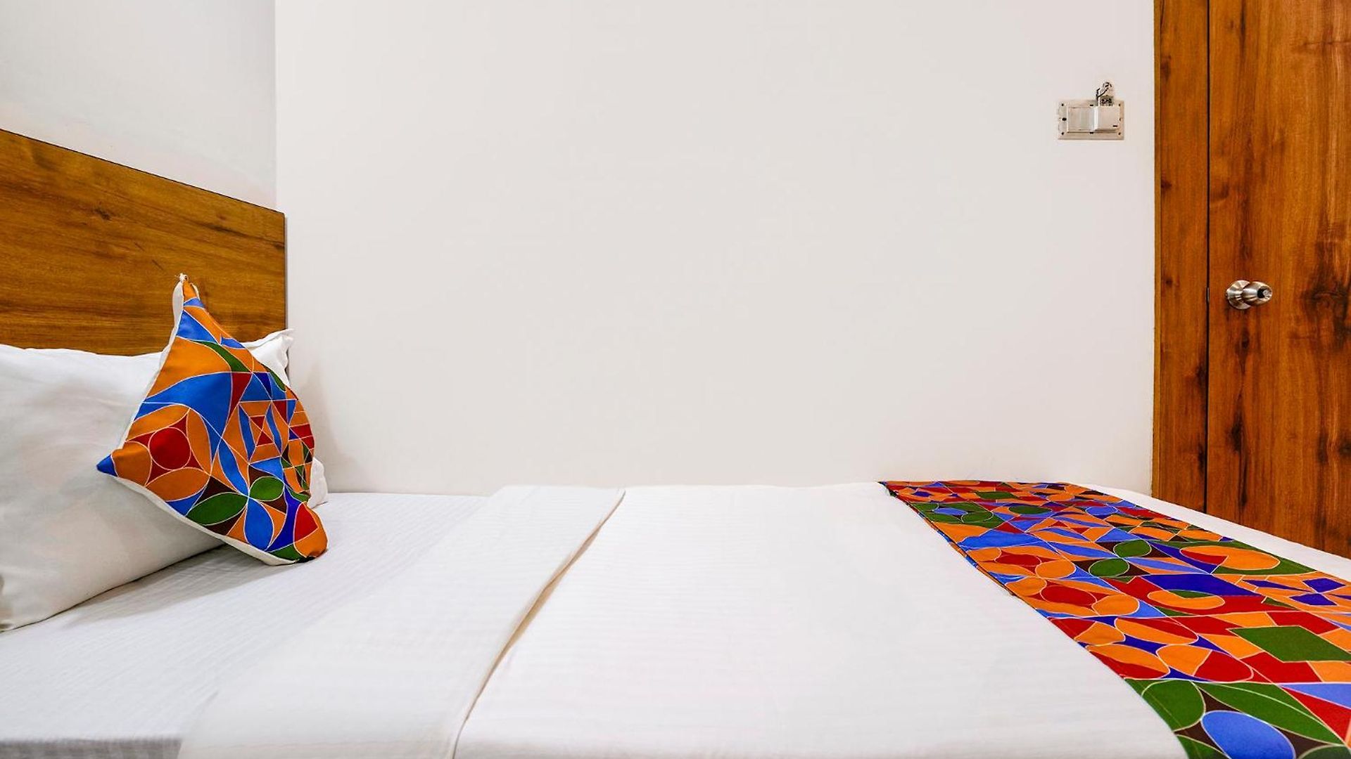 Hotel Fabhotel Shiv Leela Grand 3*