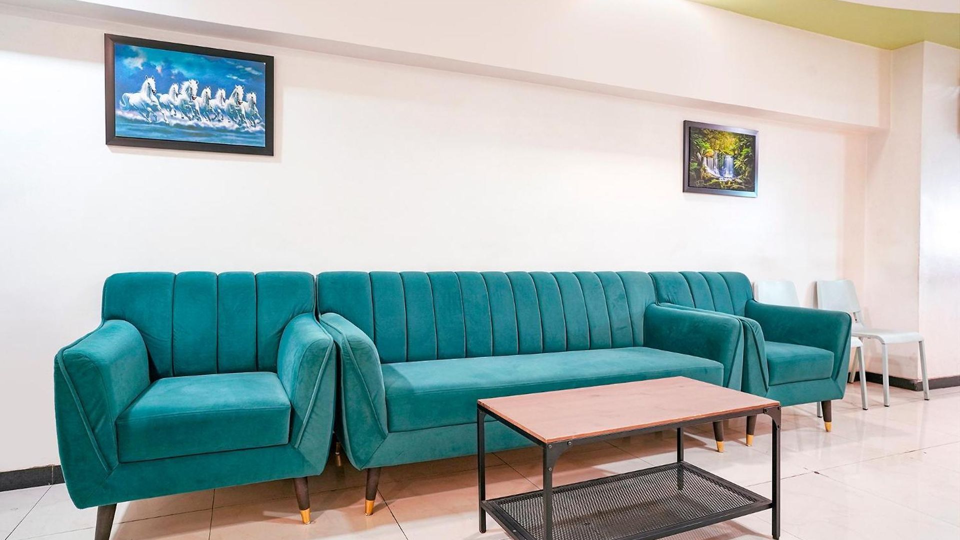 Hotel Fabhotel Shiv Leela Grand