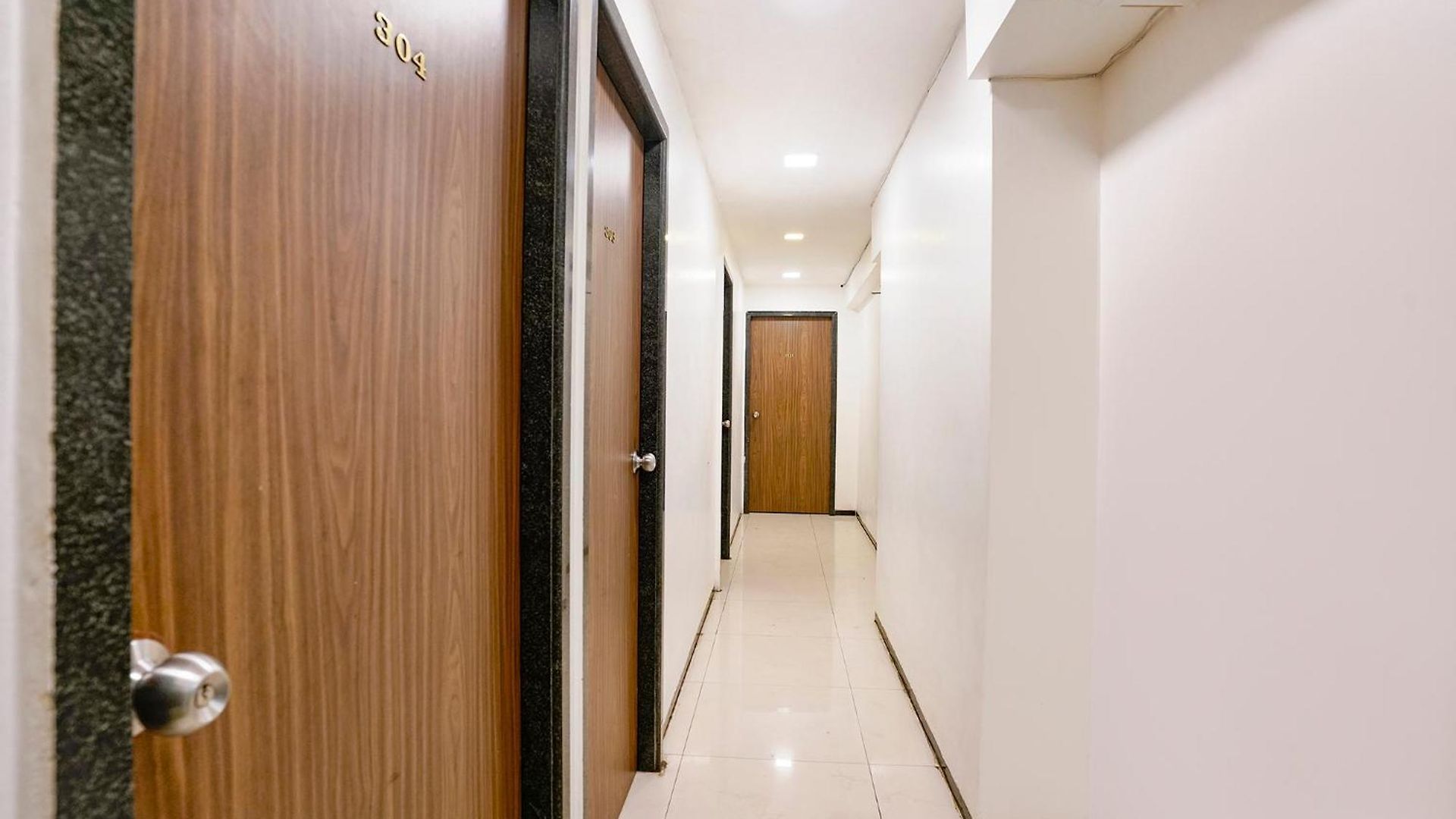 Hotel Fabhotel Shiv Leela Grand Mumbai
