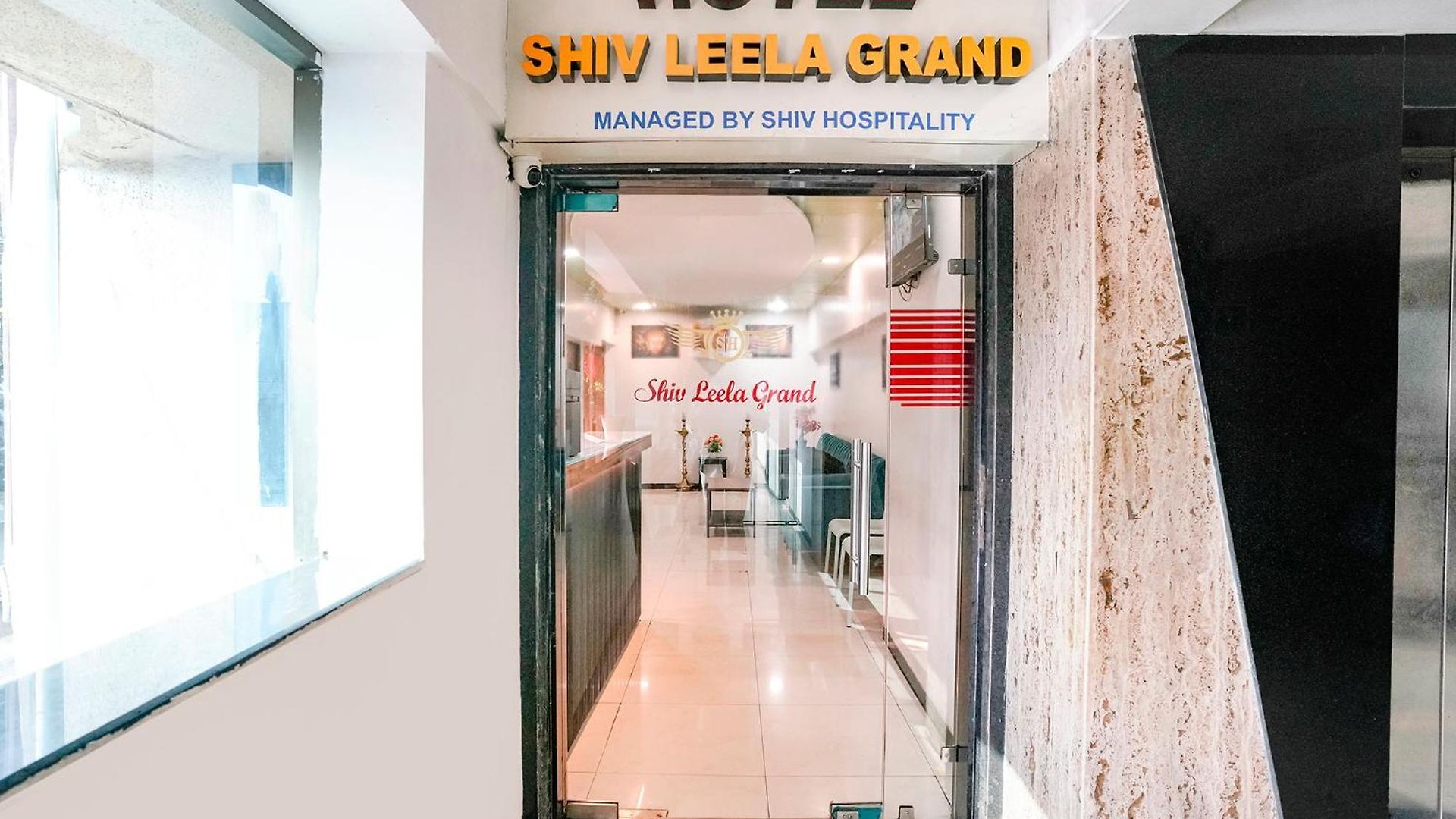 Hotel Fabhotel Shiv Leela Grand 3*