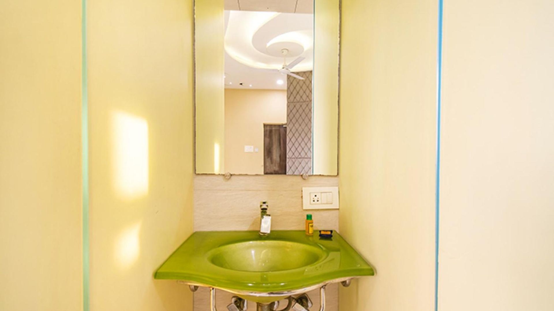 Fabhotel Seven Hills - Nr International Airport Hotel