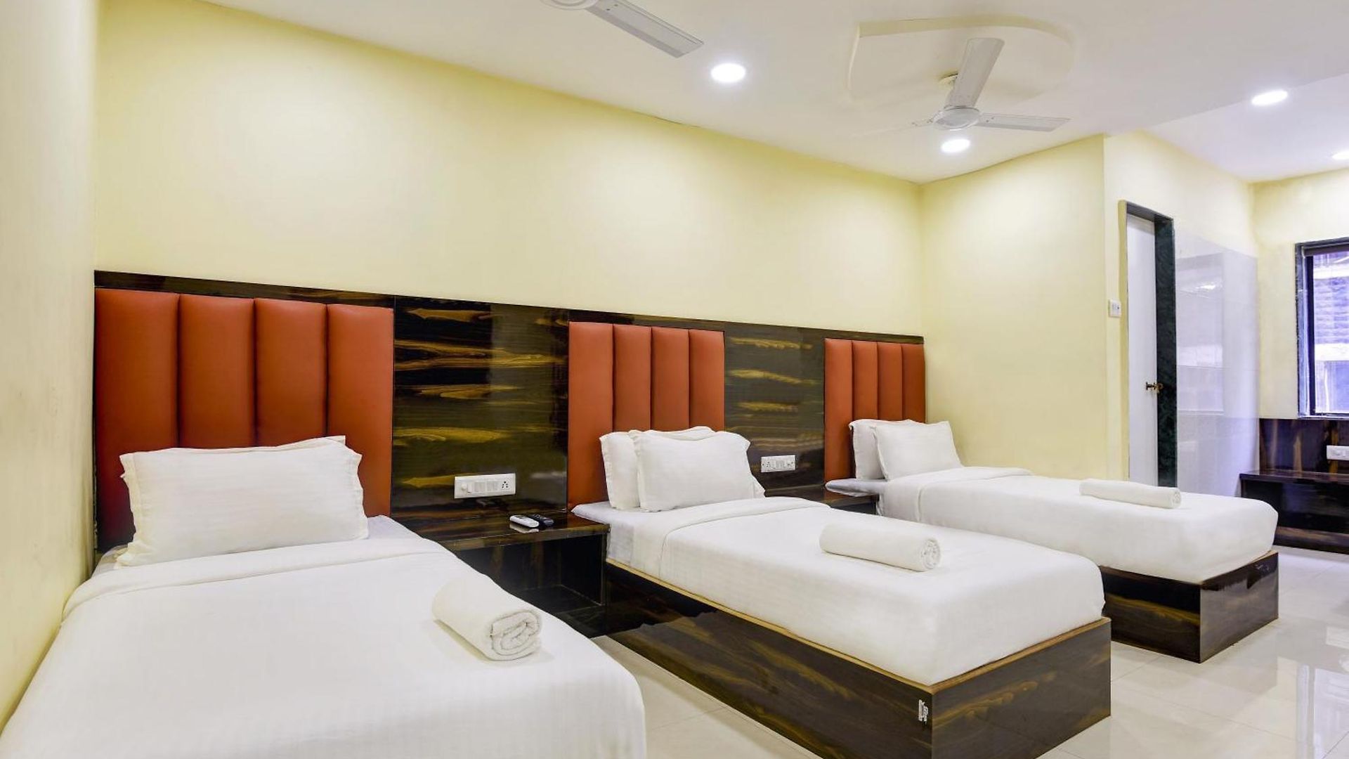 Hotel Deluxe