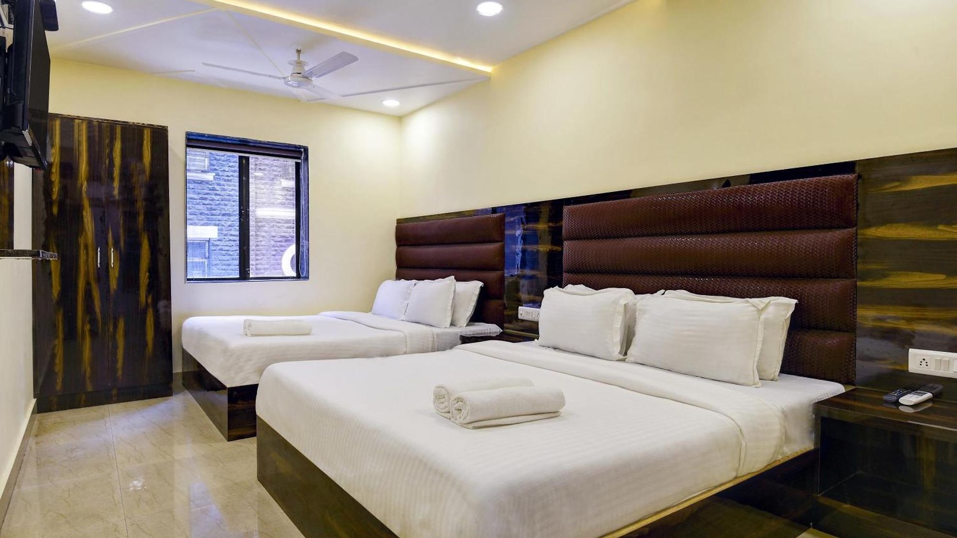 Deluxe Mumbai