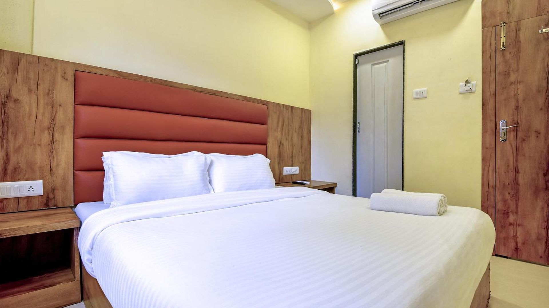 Hotel Deluxe Mumbai