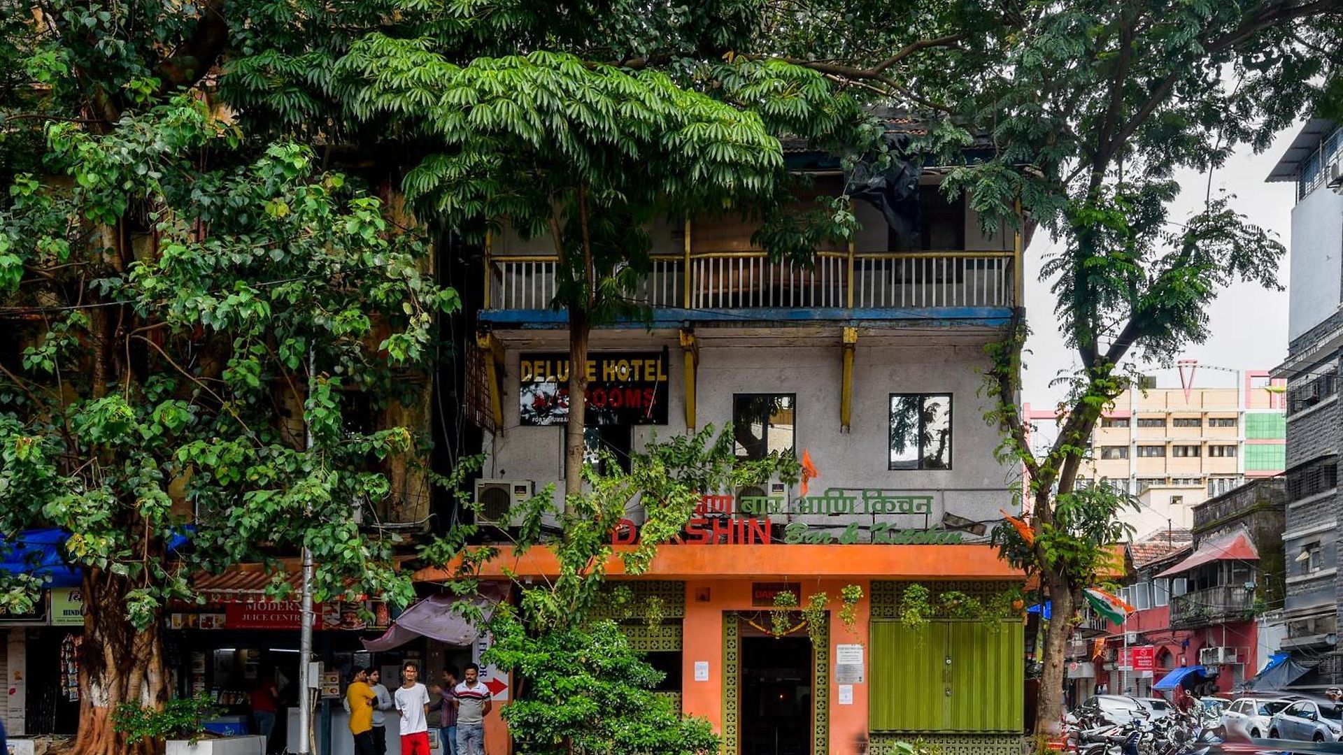 Deluxe Hotel Mumbai