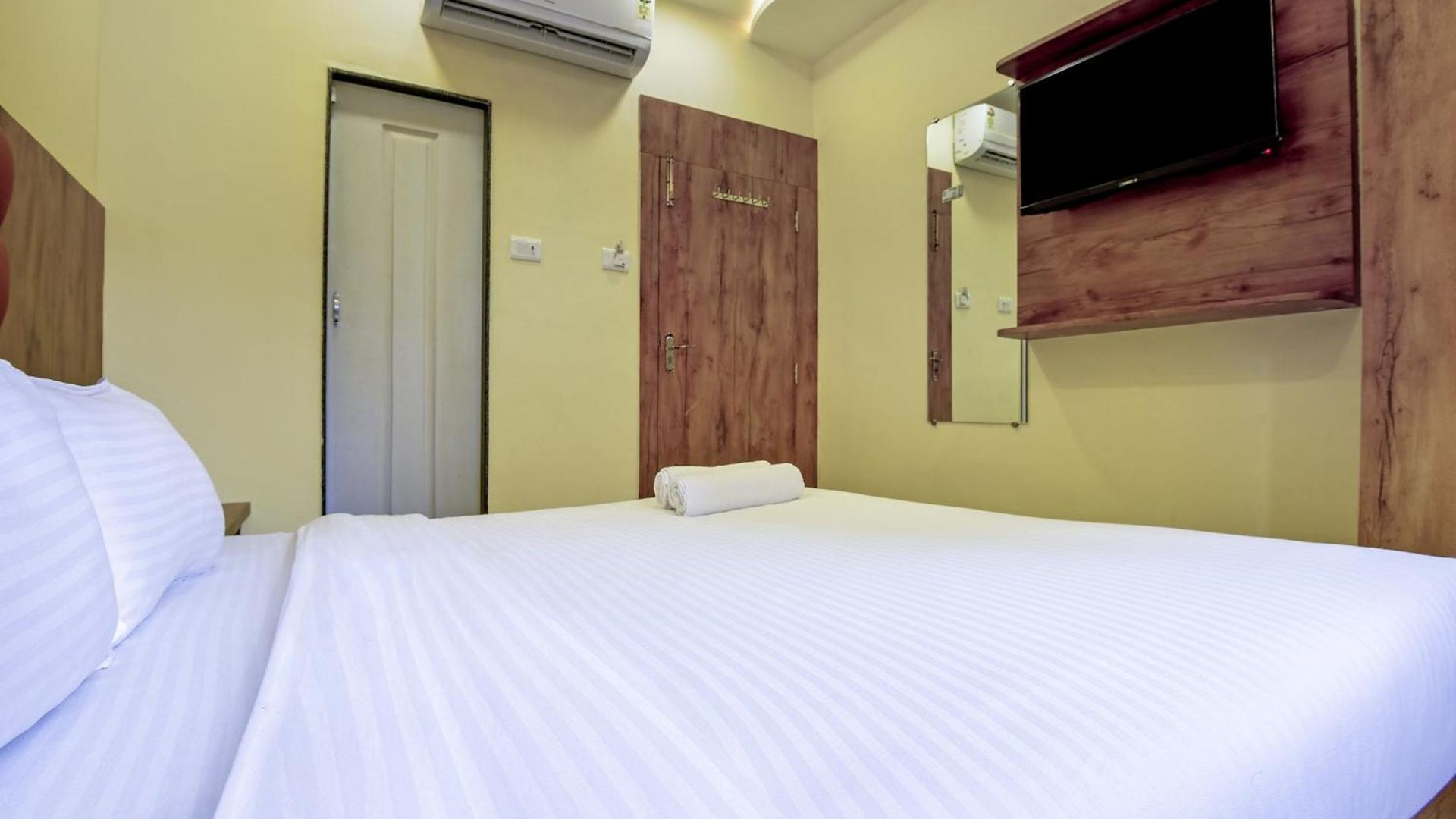 Hotel Deluxe