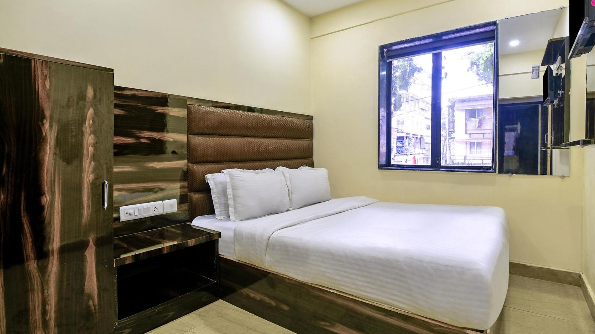 Hotel Deluxe *