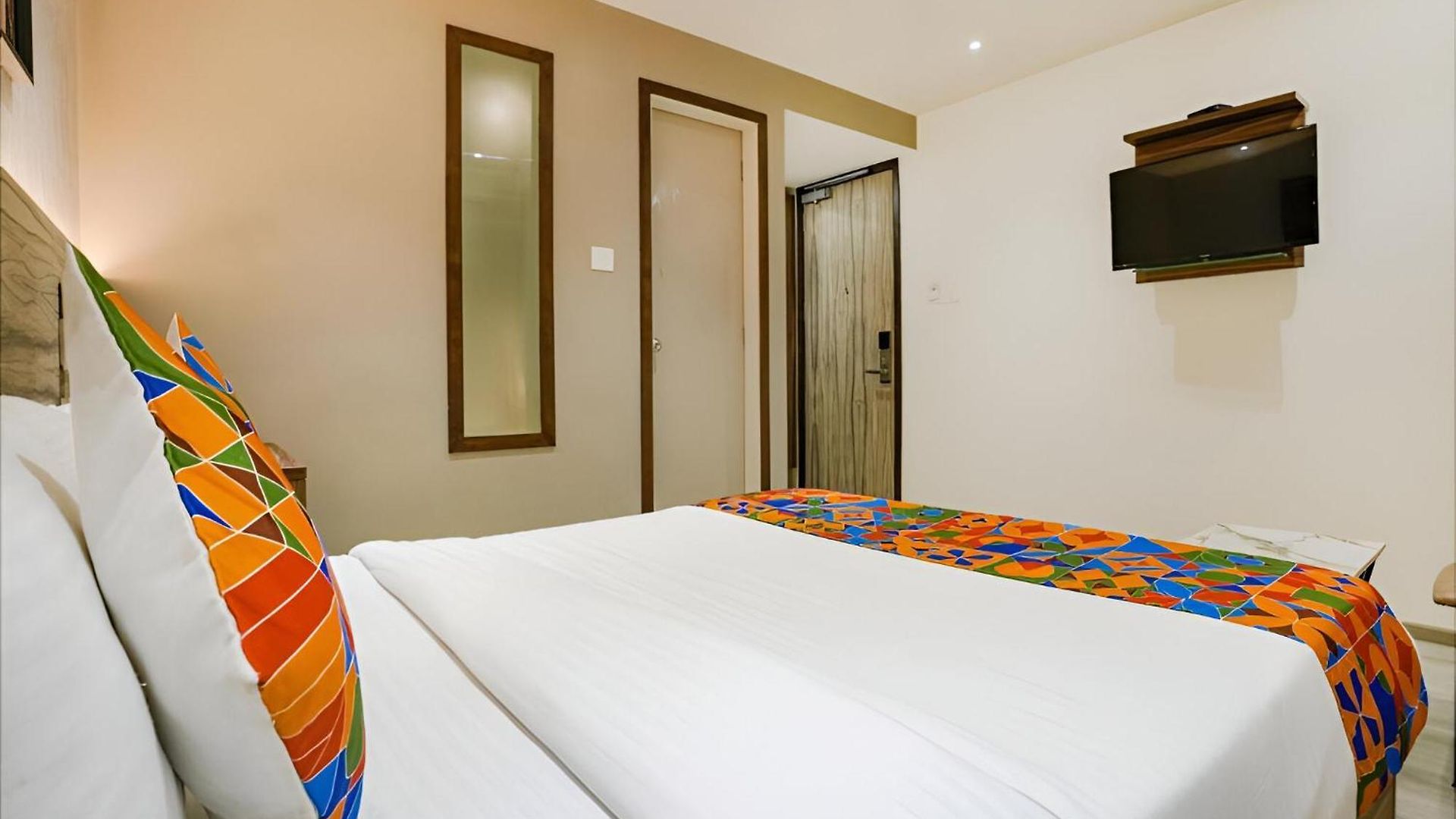 Glitz Dream Residency Nr Iit - Powai