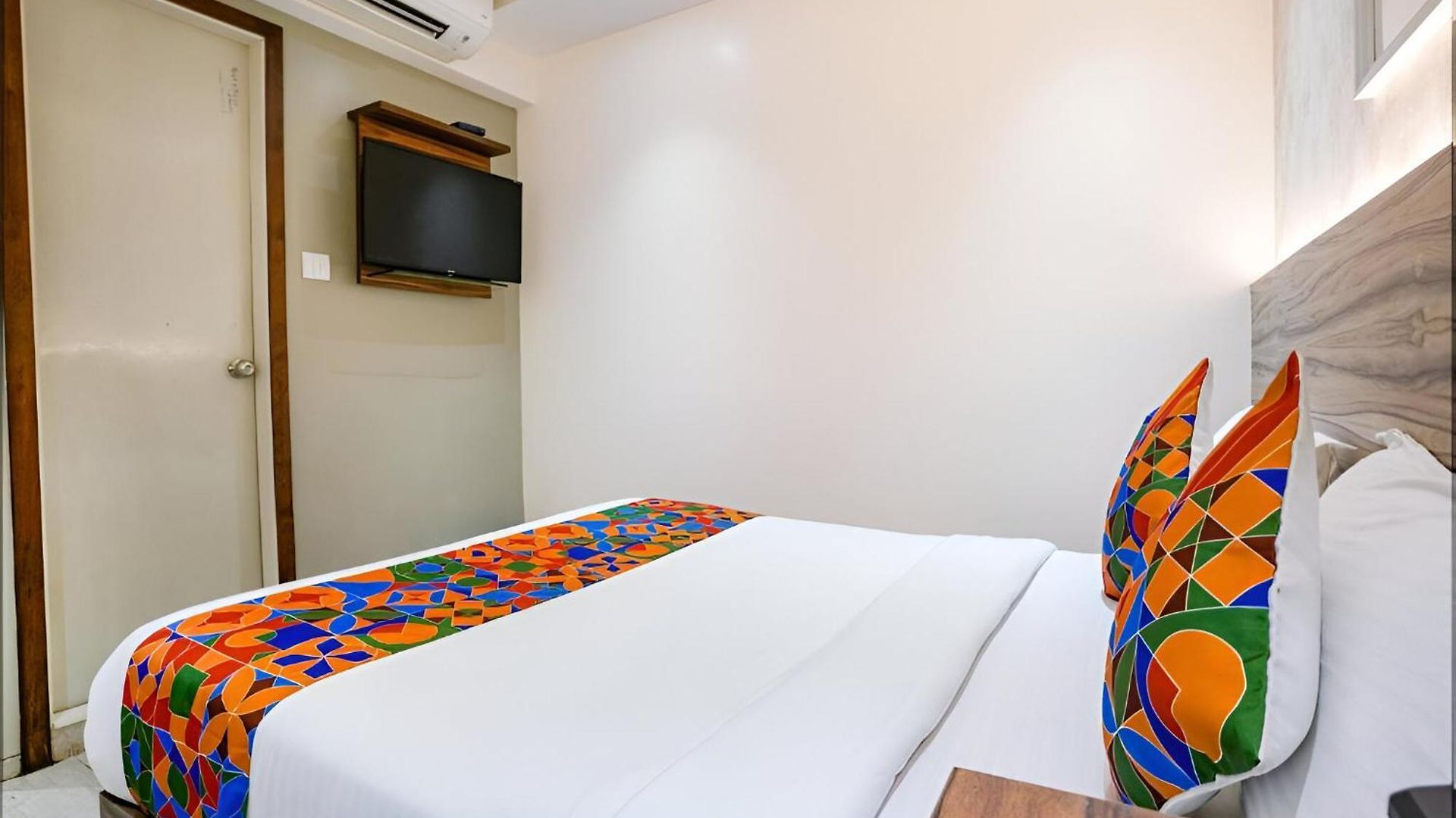 Glitz Dream Residency Nr Iit - Powai Guest house