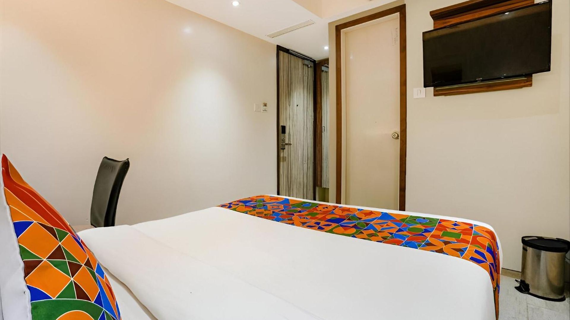 Guest house Glitz Dream Residency Nr Iit - Powai 4*