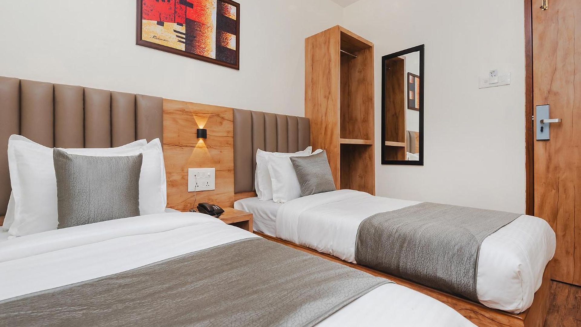 Fabhotel Airport Palace - Nr International Airport Hotel Mumbai