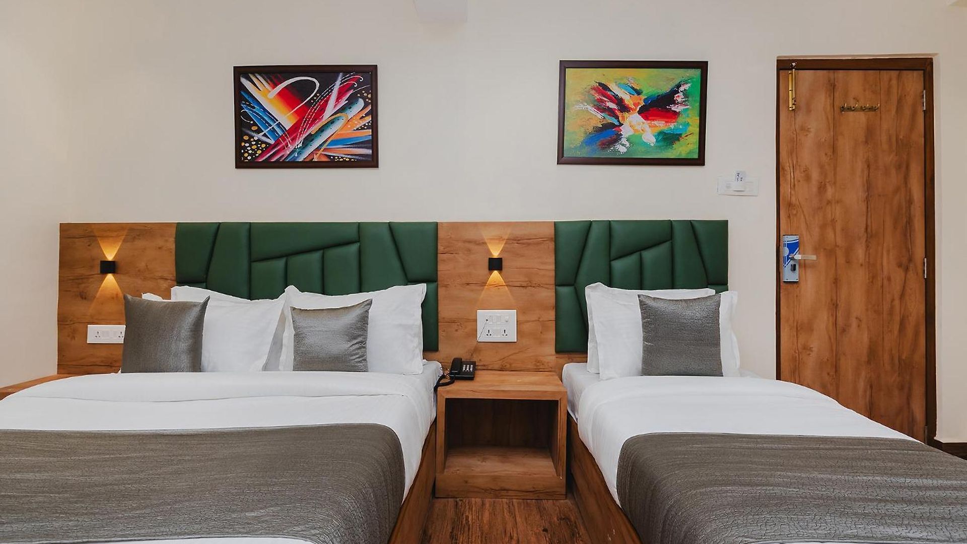 Fabhotel Airport Palace - Nr International Airport Mumbai