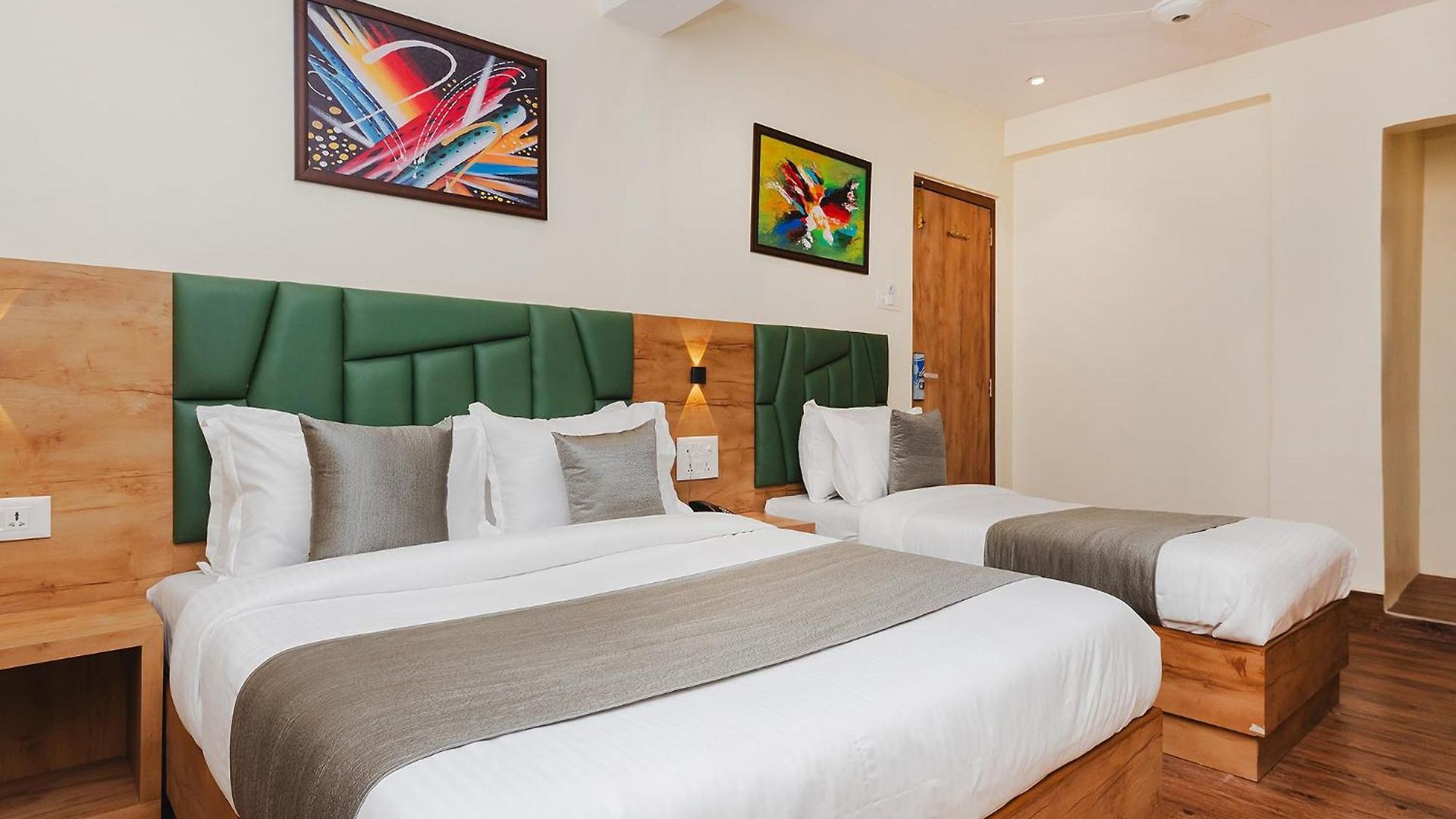 Hotel Fabhotel Airport Palace - Nr International Airport Mumbai