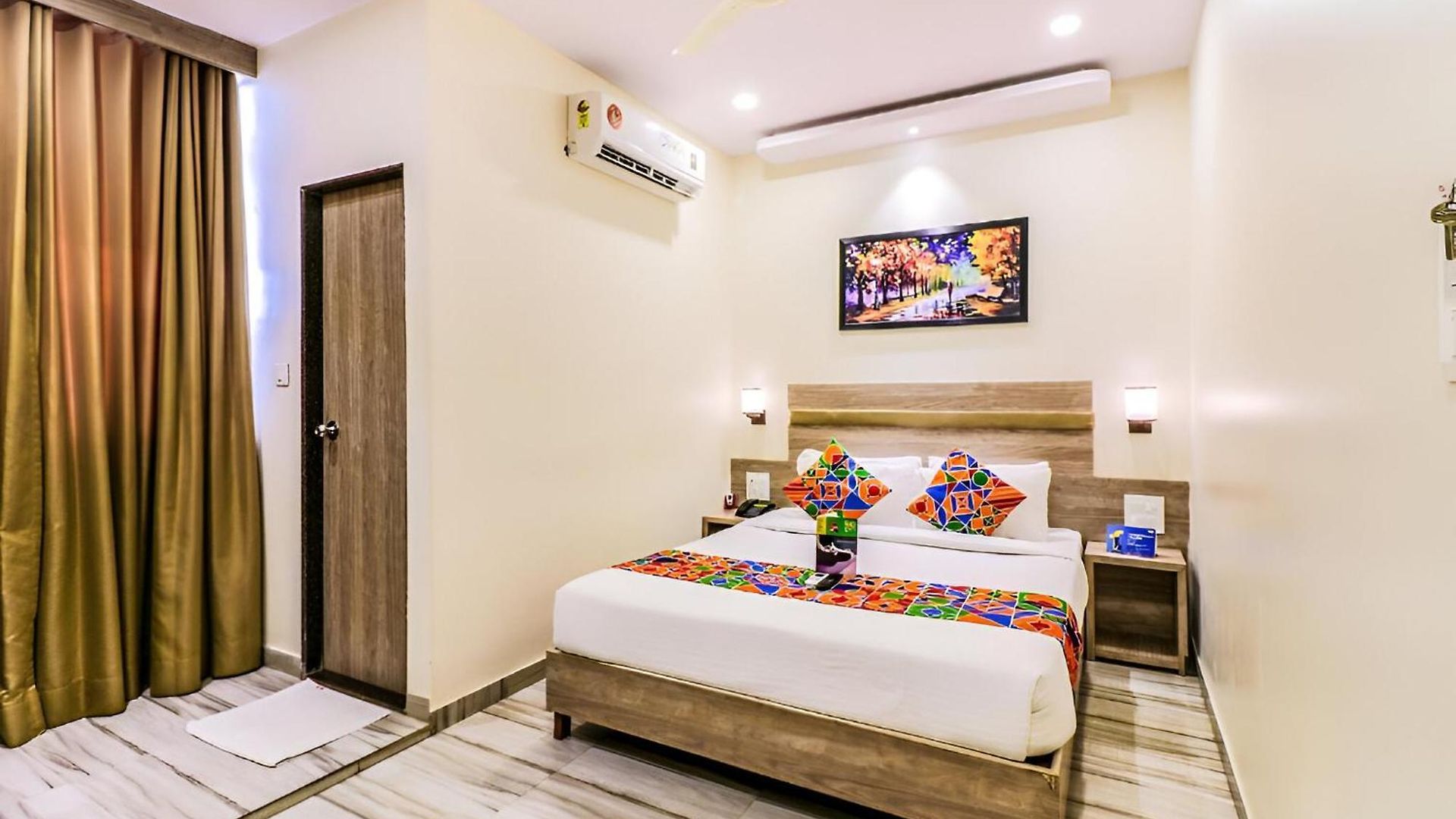 Glitz New United - Powai Guest house Mumbai