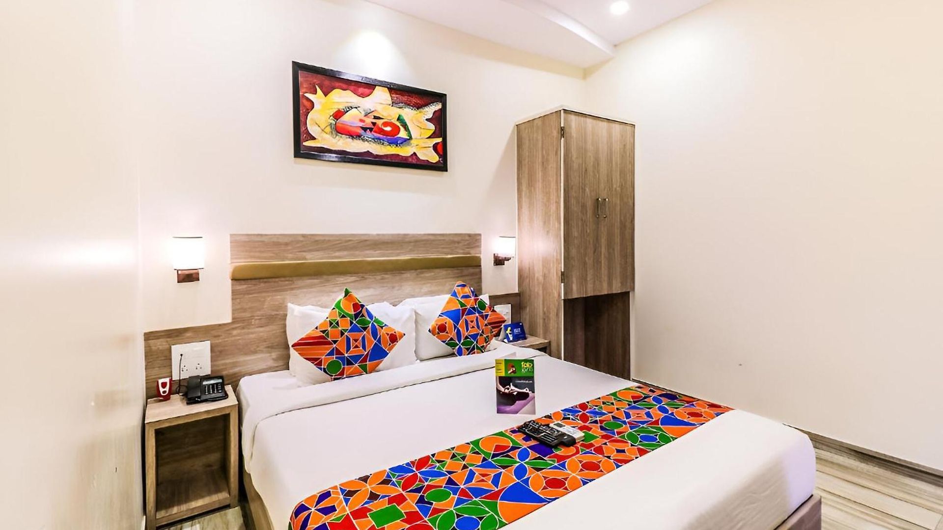 Glitz New United - Powai Guest house Mumbai