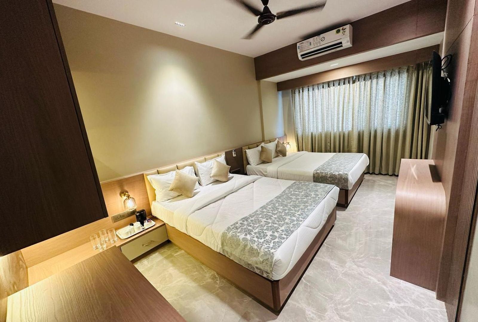 Inn The Falcon - Mumbai