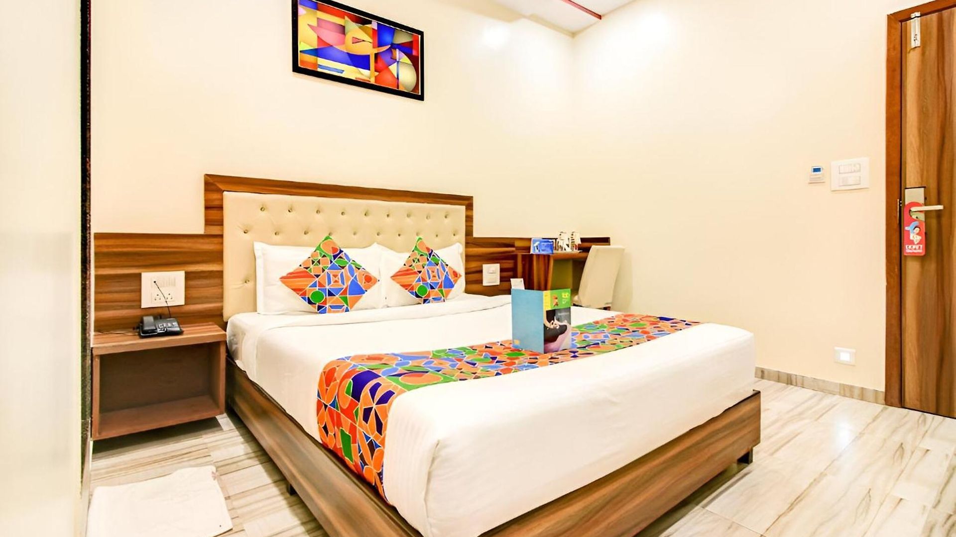 Glitz New United Nr International Airport 4* Mumbai