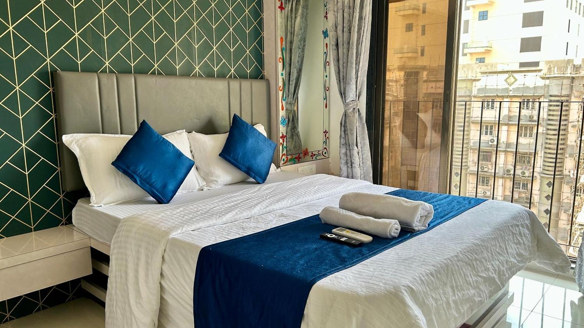 Zenith Homes - Elite , Near Chhatrapati Shivaji Maharaj International Airport 3*