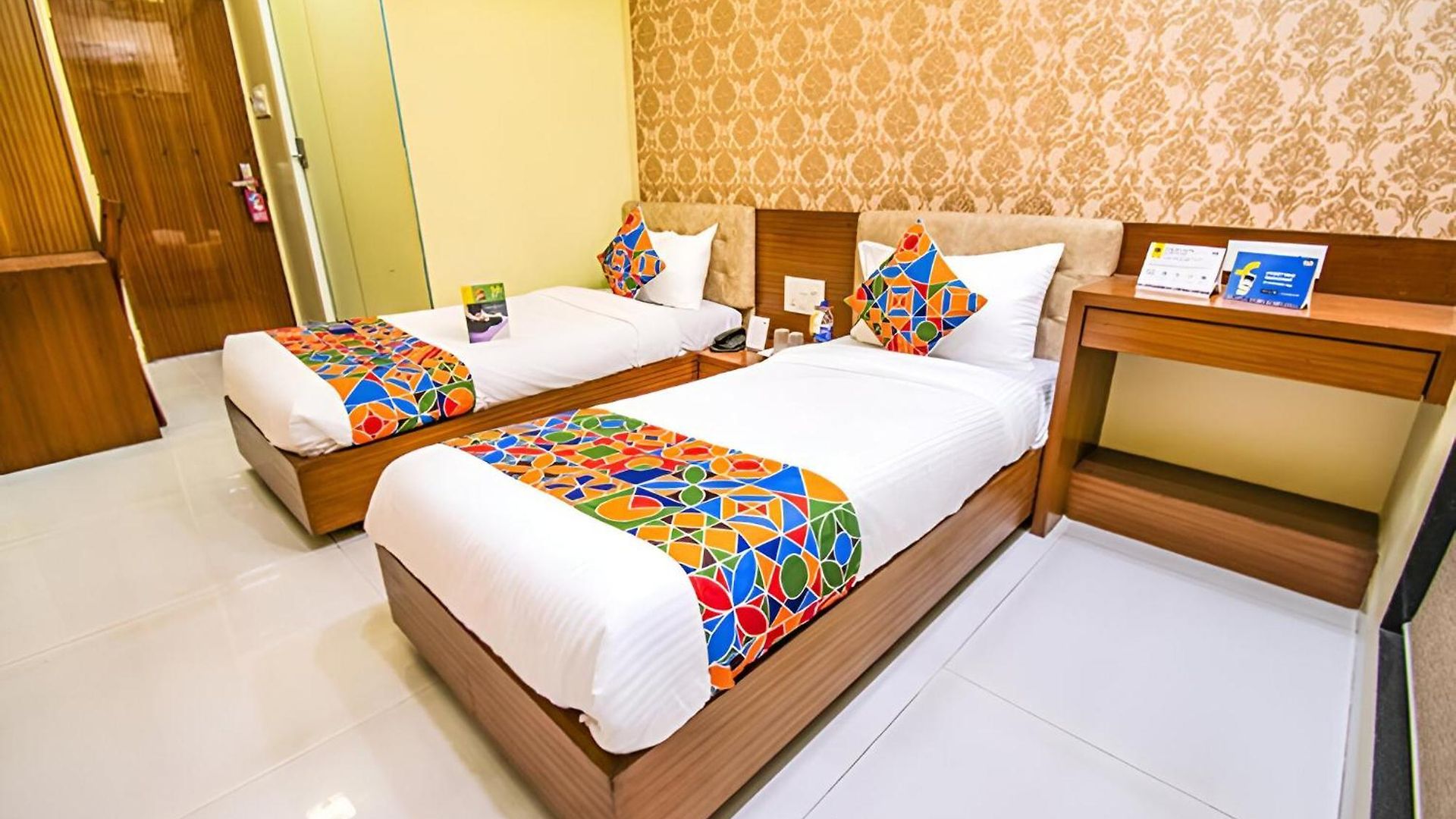Glitz New Seven Hills - Nr International Airport Guest house 2*