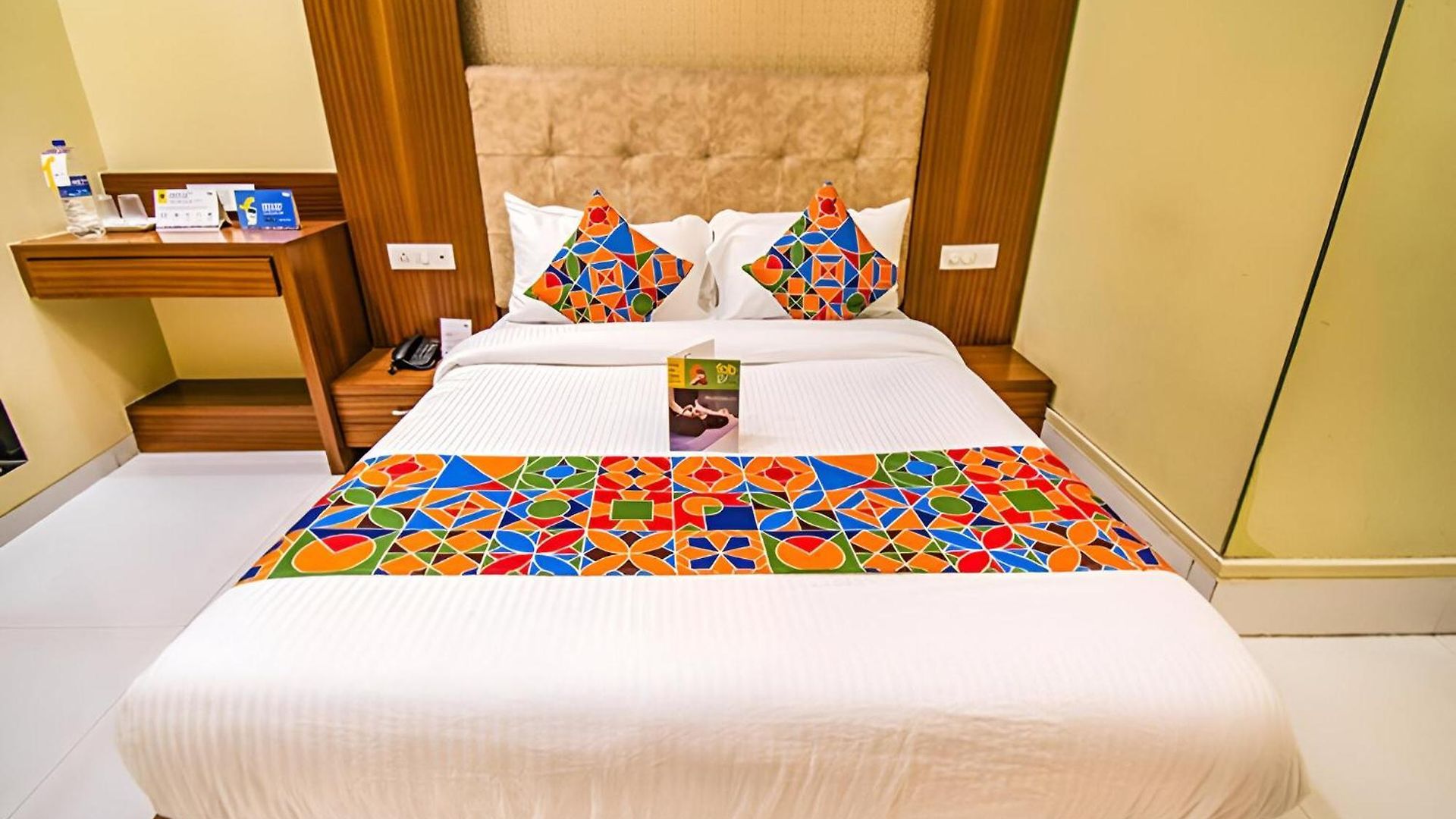 Guest house Glitz New Seven Hills - Nr International Airport 2*