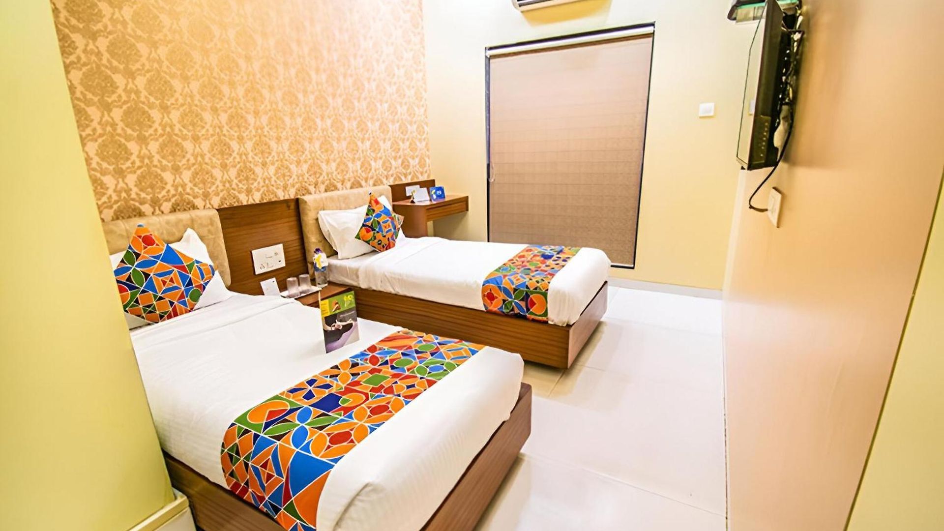 Glitz New Seven Hills - Nr International Airport Guest house 2*