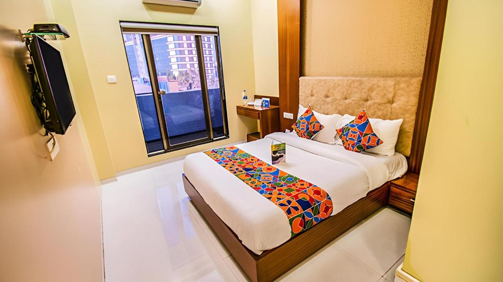 Guest house Glitz New Seven Hills - Nr International Airport Mumbai