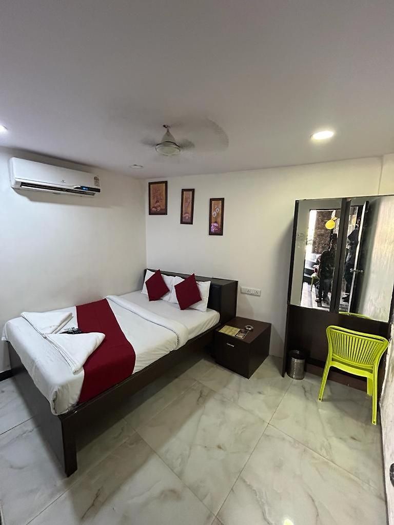 Sunflower Hotel 3*