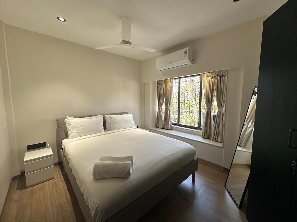 Apartment Plush Bandra West - Luxury 2bhk & Study