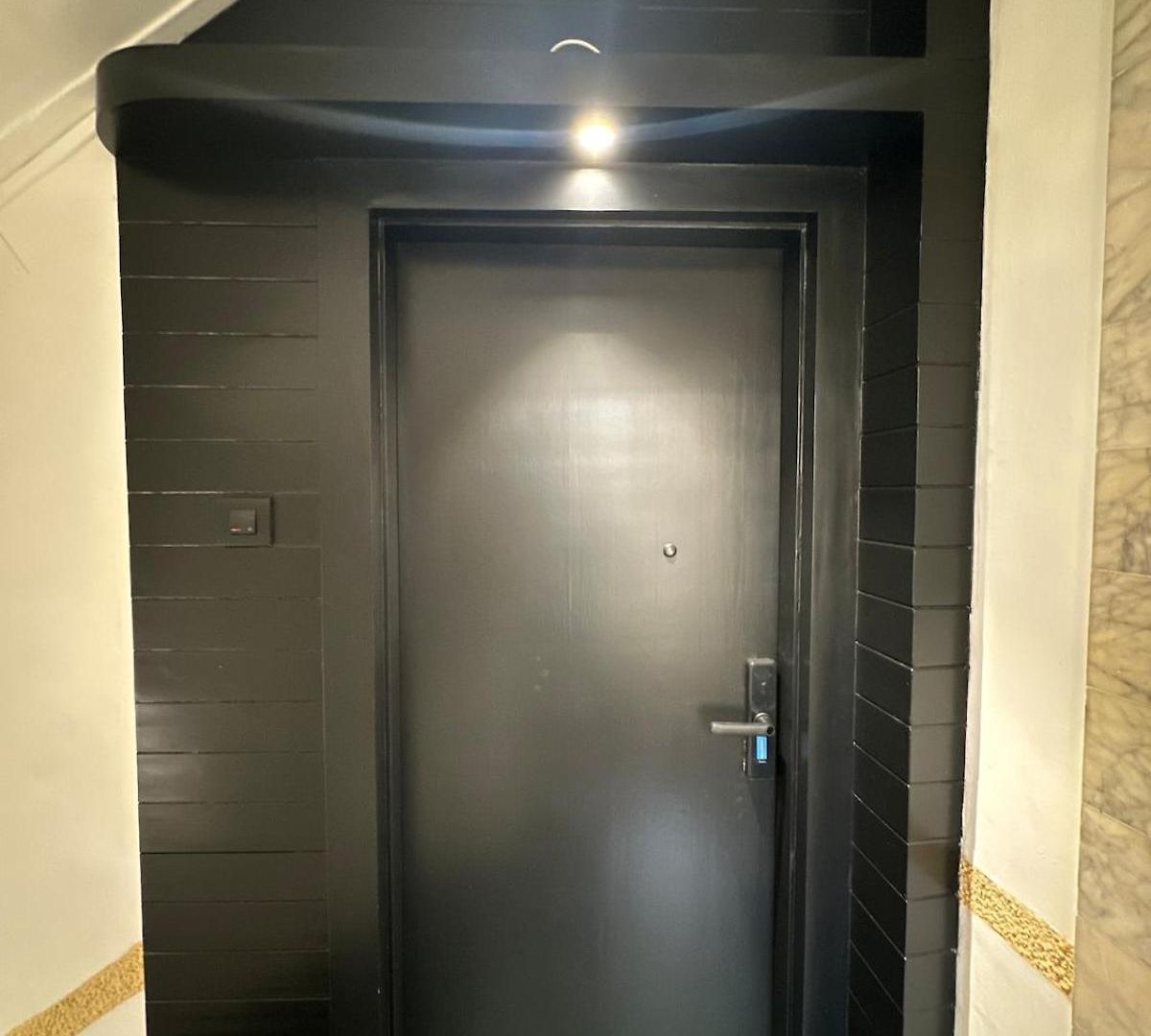 Plush Bandra West - Luxury 2bhk & Study *