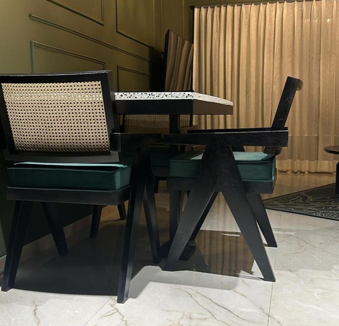 Plush Bandra West - Luxury 2bhk & Study Mumbai