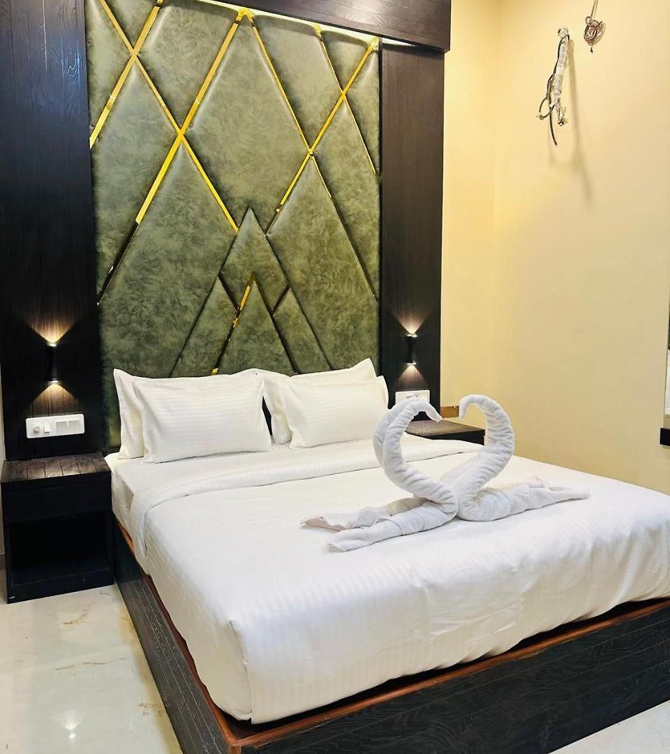 Sky Suite-sahar Cargo And Intl Airport * Mumbai