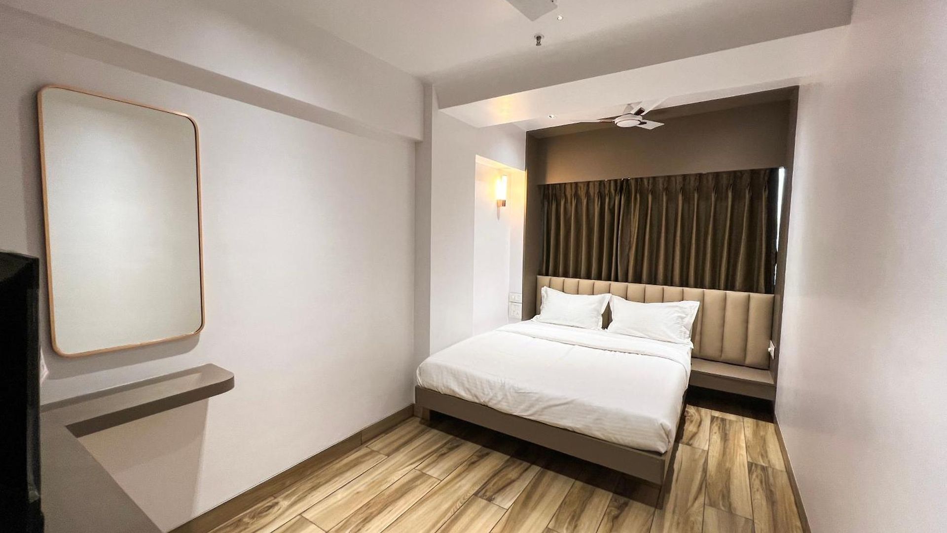 Hotel Apex & Mumbai