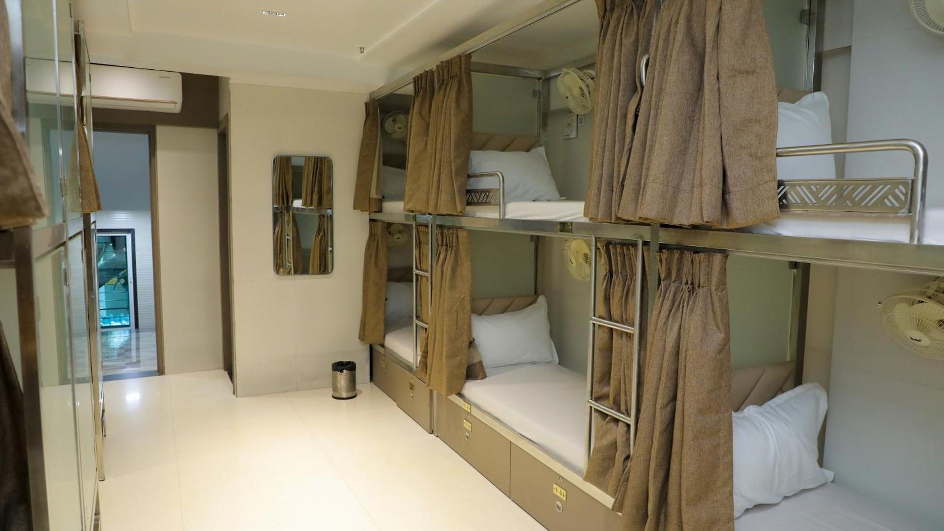 Apex & Hotel 2*