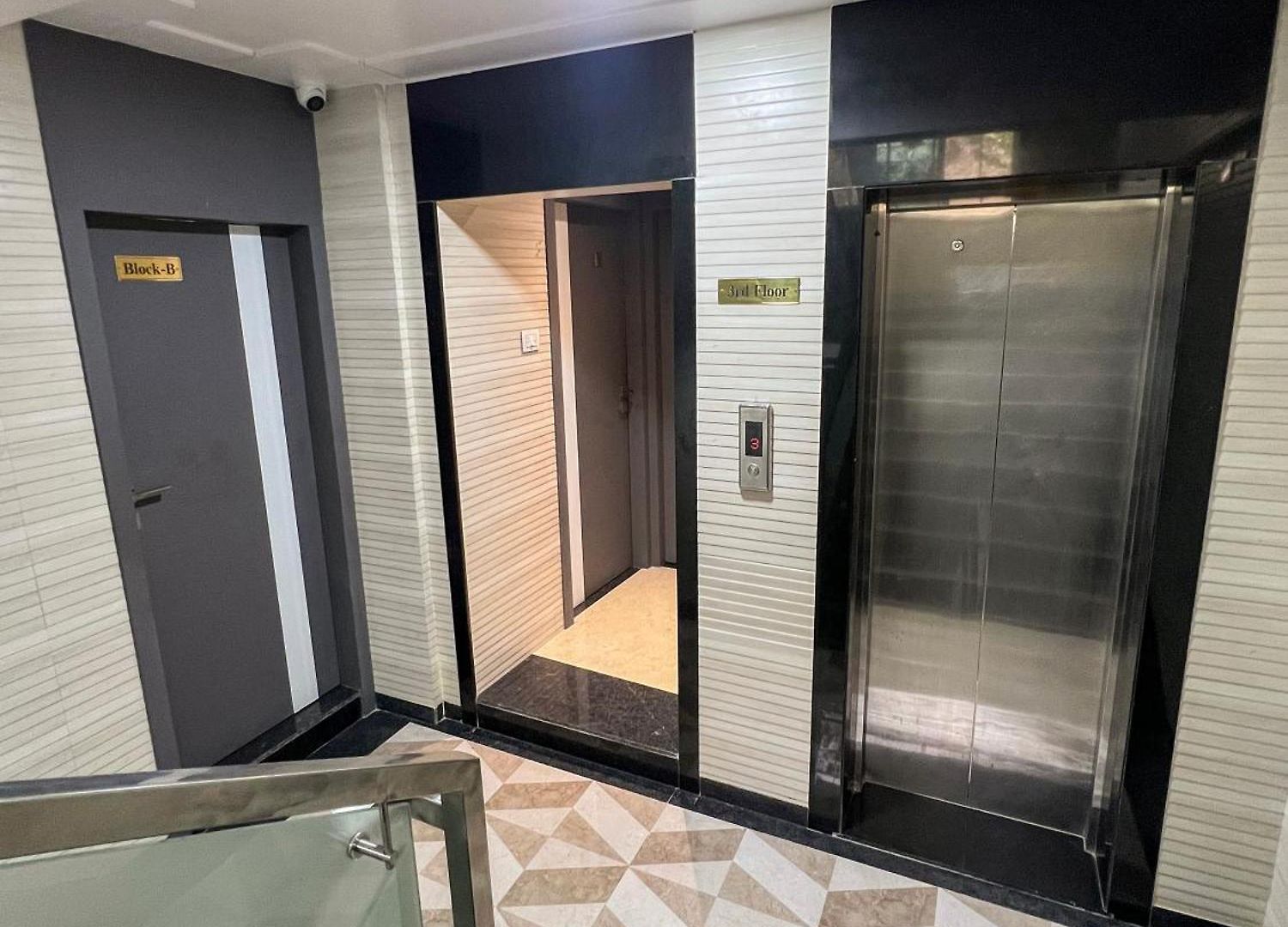 Hotel Apex & 2*