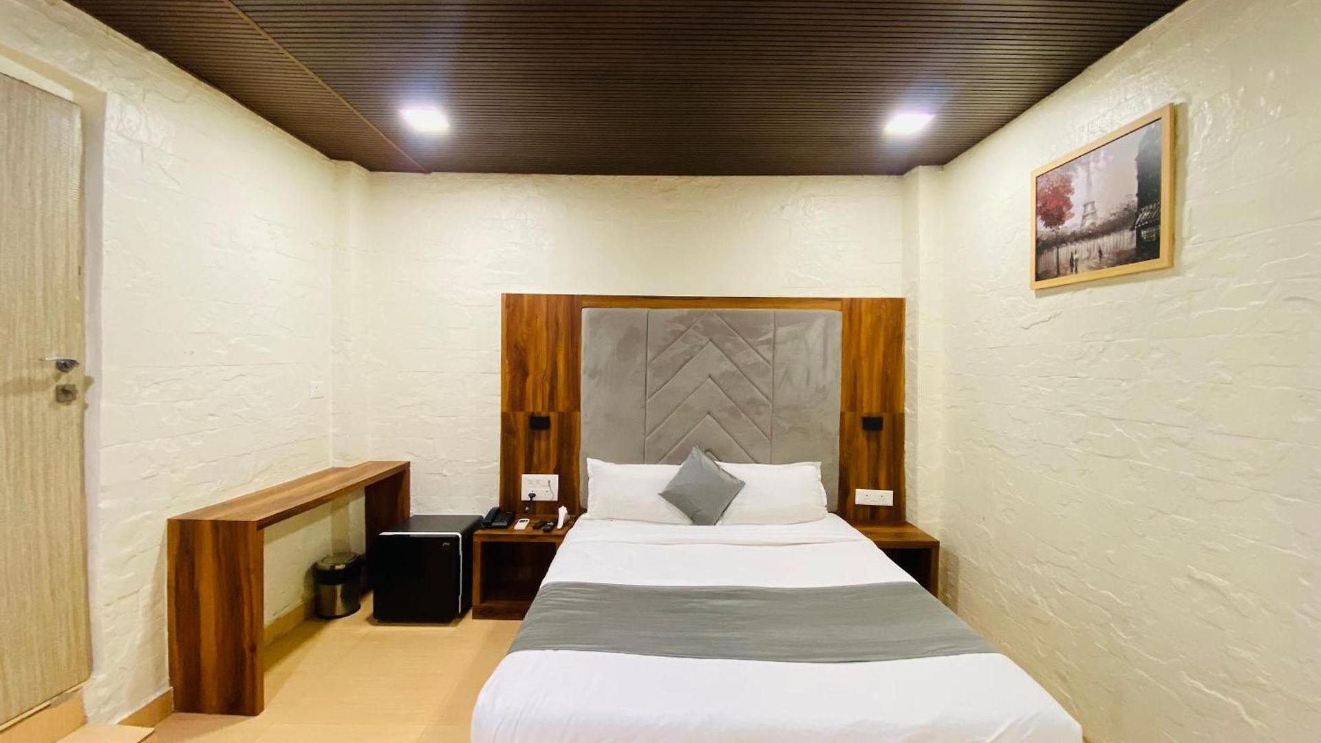 Avk-near Kokilaben Hospital & Versova Beach- With Kitchen Hotel Mumbai