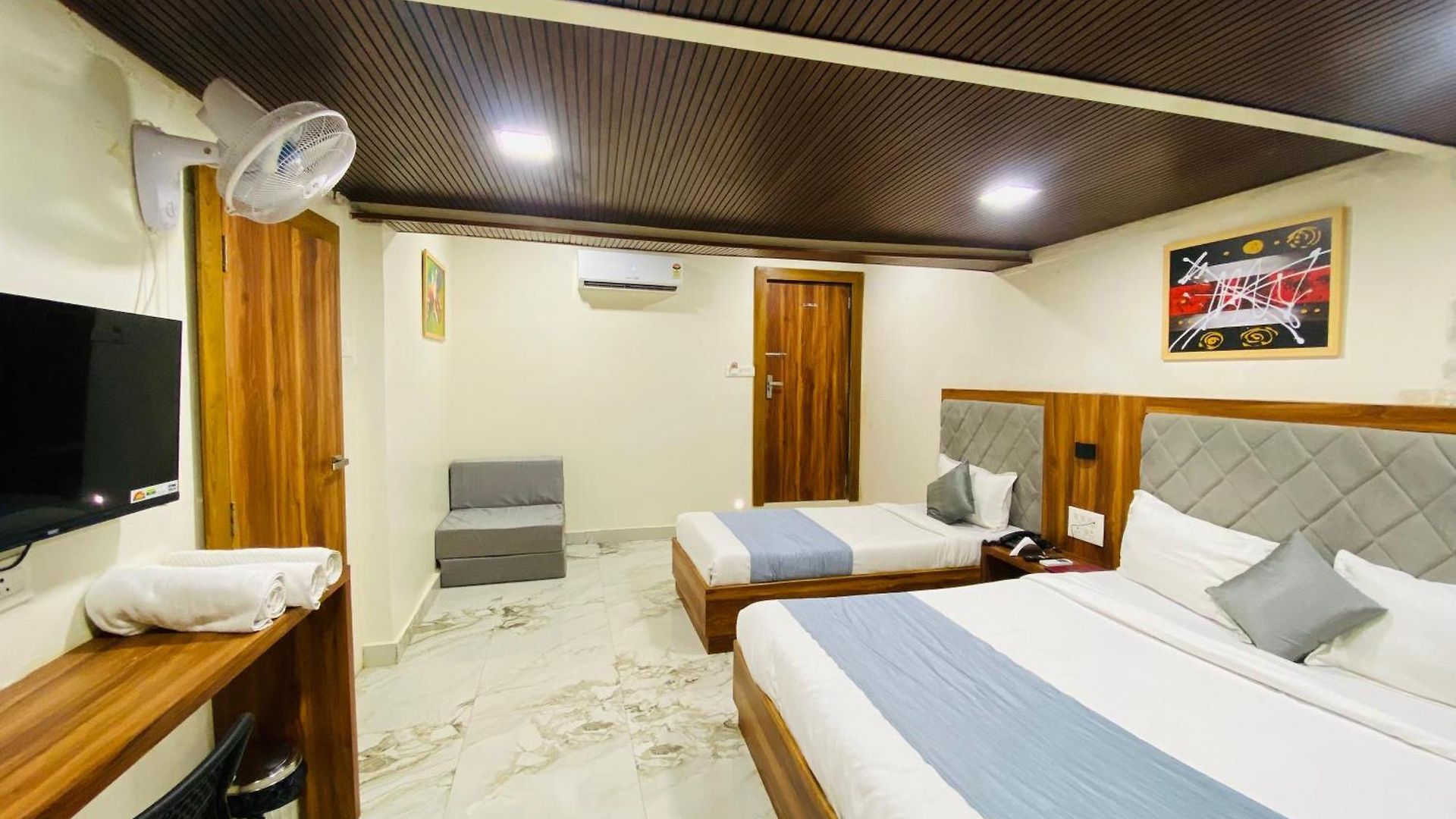 Avk-near Kokilaben Hospital & Versova Beach- With Kitchen Hotel Mumbai