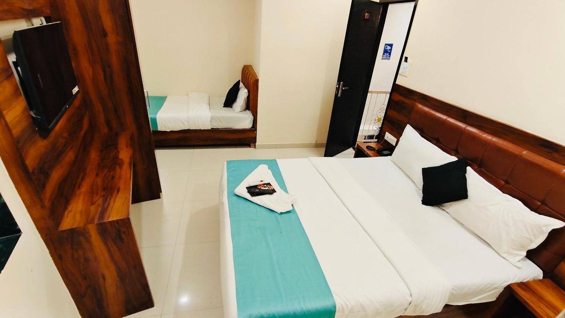 Hotel Lavender -10min-mumbai International Airport 3*